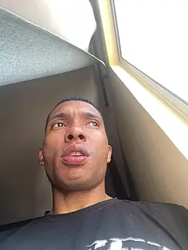 Snapshot of Aaronblack1_ chatting on 04/26/26, 02:04 Aaronblack1 online show from 04/26/26, 02:04