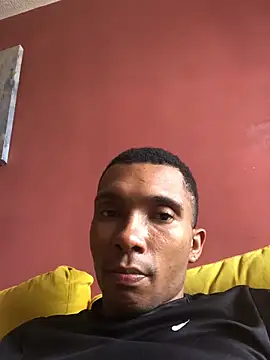 Snapshot of Aaronblack1_ chatting on 04/27/26, 05:44 Aaronblack1 online show from 04/27/26, 05:44
