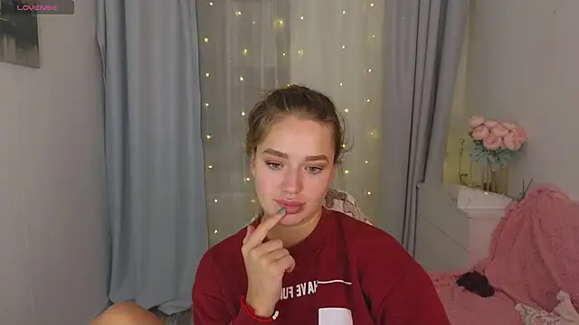 LovelyJessie online show from 03/10/25, 01:43