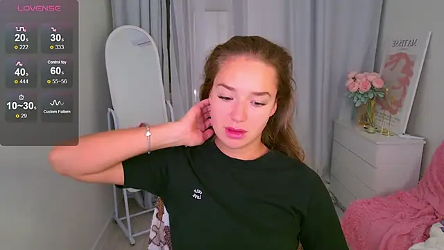 LovelyJessie online show from 10/05/25, 01:42