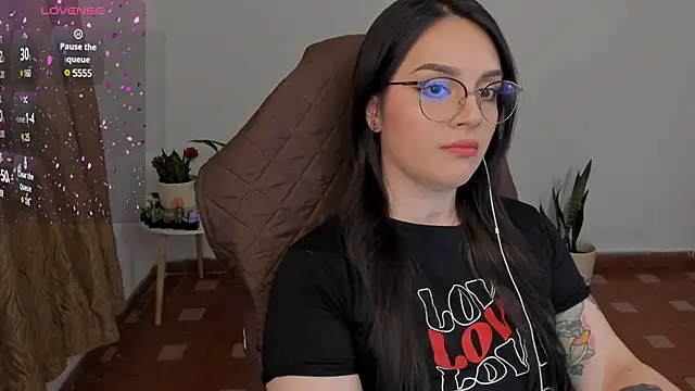 anaveleeez online show from 12/19/24, 02:34