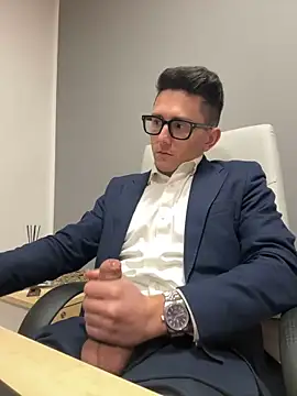 Snapshot of masterboss_ chatting on 02/13/25, 12:43 masterboss online show from 02/13/25, 12:43