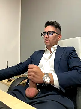 Snapshot of masterboss_ chatting on 11/04/25, 12:59 masterboss online show from 11/04/25, 12:59