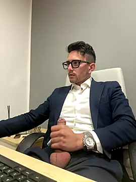 Snapshot of masterboss_ chatting on 11/05/25, 01:00 masterboss online show from 11/05/25, 01:00