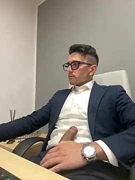 Snapshot of masterboss_ chatting on 11/21/25, 12:48 masterboss online show from 11/21/25, 12:48