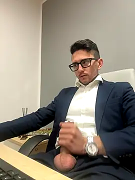 Snapshot of masterboss_ chatting on 11/28/25, 01:25 masterboss online show from 11/28/25, 01:25