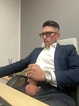 Snapshot of masterboss_ chatting on 12/05/25, 12:47 masterboss online show from 12/05/25, 12:47