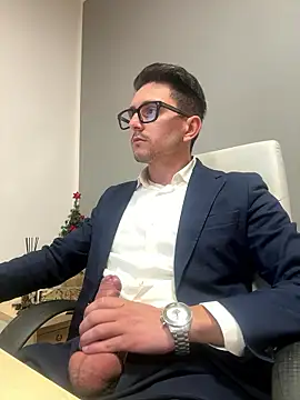 Snapshot of masterboss_ chatting on 01/08/26, 12:29 masterboss online show from 01/08/26, 12:29