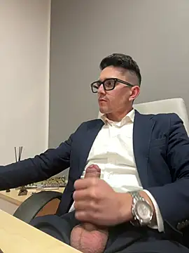 Snapshot of masterboss_ chatting on 02/09/26, 12:42 masterboss online show from 02/09/26, 12:42