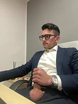 Snapshot of masterboss_ chatting on 03/04/26, 01:17 masterboss online show from 03/04/26, 01:17