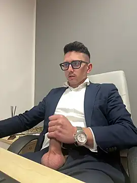 Snapshot of masterboss_ chatting on 03/09/26, 12:42 masterboss online show from 03/09/26, 12:42