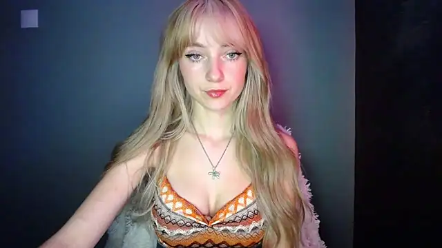 LuciaYoung online show from 11/09/25, 07:56