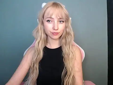 LuciaYoung online show from 04/09/26, 12:32