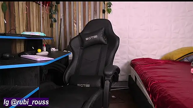 argiee taylorxs2 online show from 12/22/24, 02:06