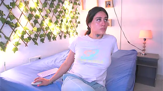 argiee taylorxs2 online show from 09/26/25, 11:20