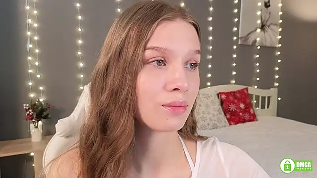 Snapshot of CutieBeauty chatting on 12/31/24, 12:04 CutieBeauty online show from 12/31/24, 12:04