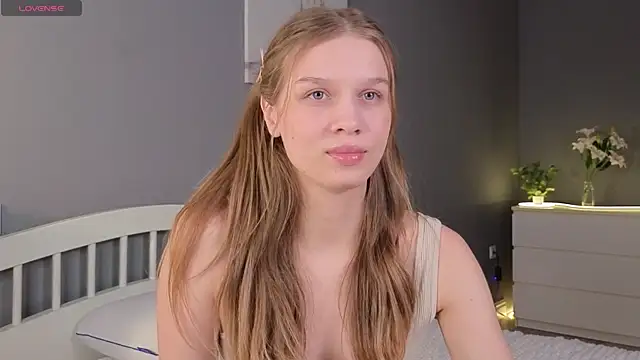 Snapshot of CutieBeauty chatting on 03/09/25, 02:32 CutieBeauty online show from 03/09/25, 02:32