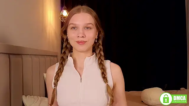 Snapshot of CutieBeauty chatting on 09/22/25, 03:47 CutieBeauty online show from 09/22/25, 03:47