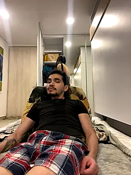 aangie  uwu online show from 10/27/25, 02:15