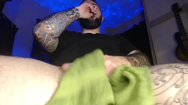 zedizded77 online show from 10/09/25, 02:53