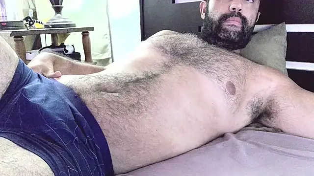 Snapshot of machoathome chatting on 01/25/25, 08:53 machoathome online show from 01/25/25, 08:53