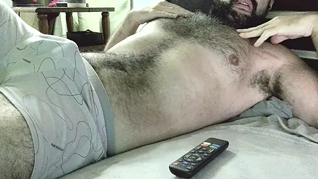 Snapshot of machoathome chatting on 03/23/25, 03:21 machoathome online show from 03/23/25, 03:21