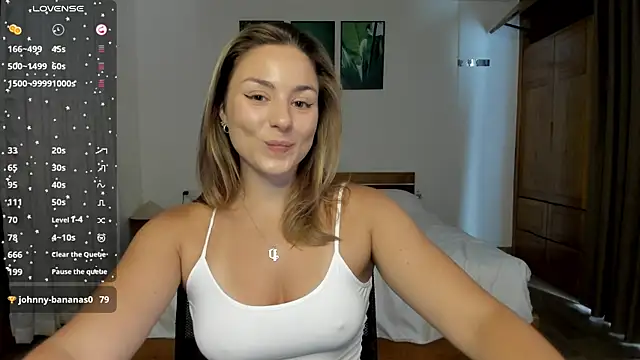 ThreeshaWhite online show from 04/12/26, 07:46