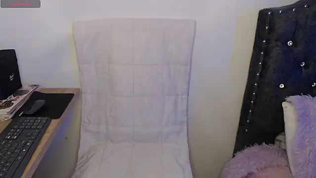 Snapshot of Maiaa_evans chatting on 12/03/24, 02:58 Maiaa evans online show from 12/03/24, 02:58