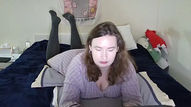 Snapshot of franceska_blue chatting on 12/13/24, 03:32 franceska blue online show from 12/13/24, 03:32