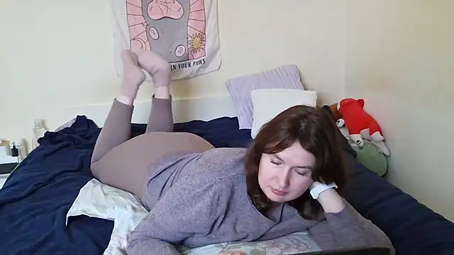 Snapshot of franceska_blue chatting on 02/19/25, 02:12 franceska blue online show from 02/19/25, 02:12