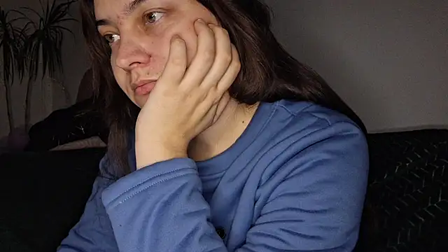 Cyndee Winter online show from 11/17/25, 07:41