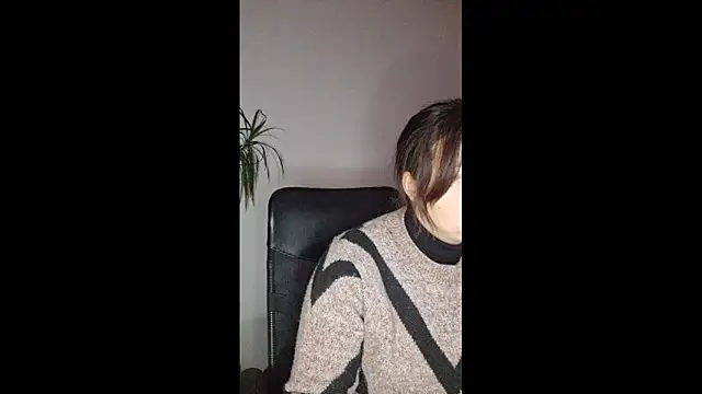 Cyndee Winter online show from 12/19/25, 04:14