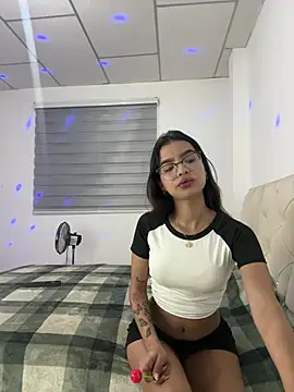 Melanyeee online show from 02/24/26, 03:15