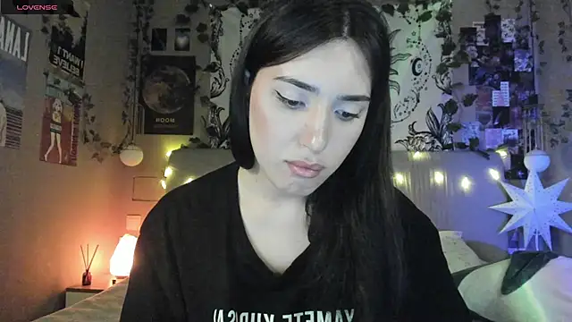 Snapshot of Anisawithlove chatting on 02/27/25, 06:09 Anisawithlove online show from 02/27/25, 06:09