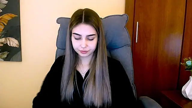 Lili magic online show from 01/28/25, 03:25