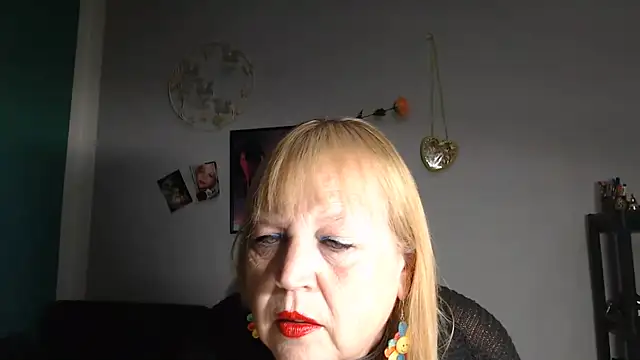 Snapshot of Blasflittchen chatting on 06/04/26, 01:50 Blasflittchen online show from 06/04/26, 01:50