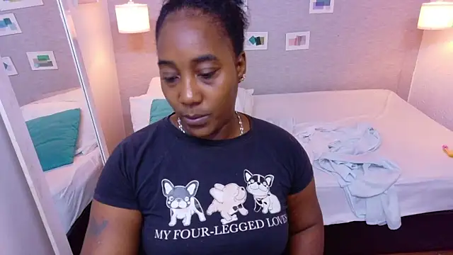 Snapshot of kiara_evanss chatting on 10/29/25, 02:52 kiara evanss online show from 10/29/25, 02:52