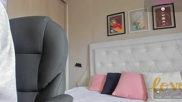 emma  smith1 online show from 03/09/26, 12:53