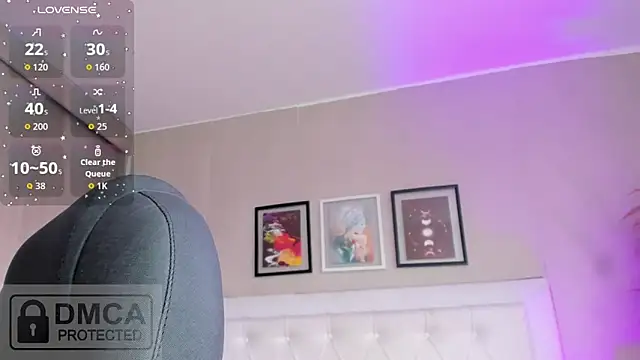 emma  smith1 online show from 04/21/26, 12:55