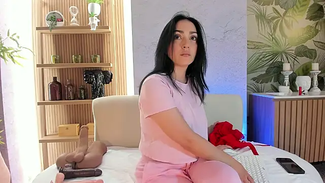 LIAH IZUMI online show from 12/04/25, 01:09