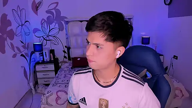 Niicky1  online show from 12/13/24, 08:26