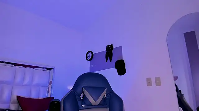 Niicky1  online show from 02/25/25, 12:03