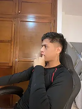 Niicky1  online show from 03/06/25, 04:49