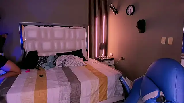 Niicky1  online show from 03/06/25, 08:48