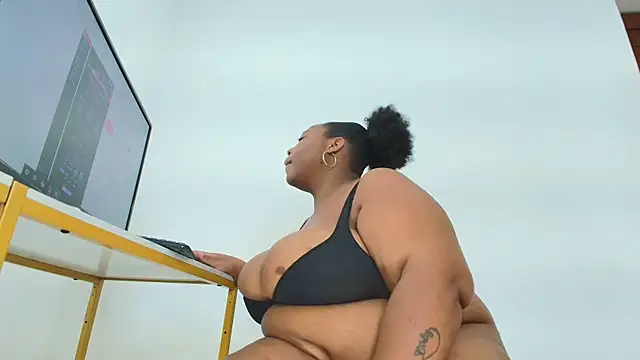 Breisy bigboobs online show from 11/24/25, 07:24