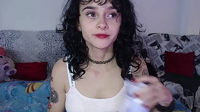 kitty22  online show from 01/13/25, 02:11