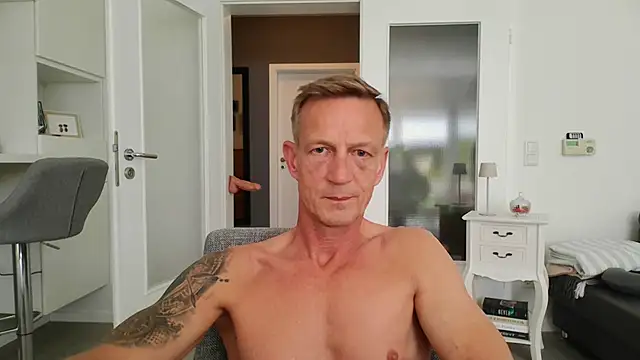 Snapshot of dirks71 chatting on 05/29/26, 11:52 dirks71 online show from 05/29/26, 11:52