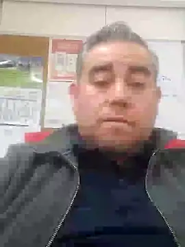 Snapshot of Manolete007x chatting on 11/04/25, 10:31 Manolete007x online show from 11/04/25, 10:31