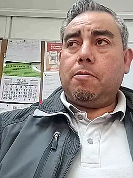 Snapshot of Manolete007x chatting on 12/02/25, 10:38 Manolete007x online show from 12/02/25, 10:38