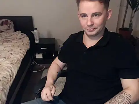 Snapshot of LandonYork chatting on 04/15/26, 07:10 LandonYork online show from 04/15/26, 07:10